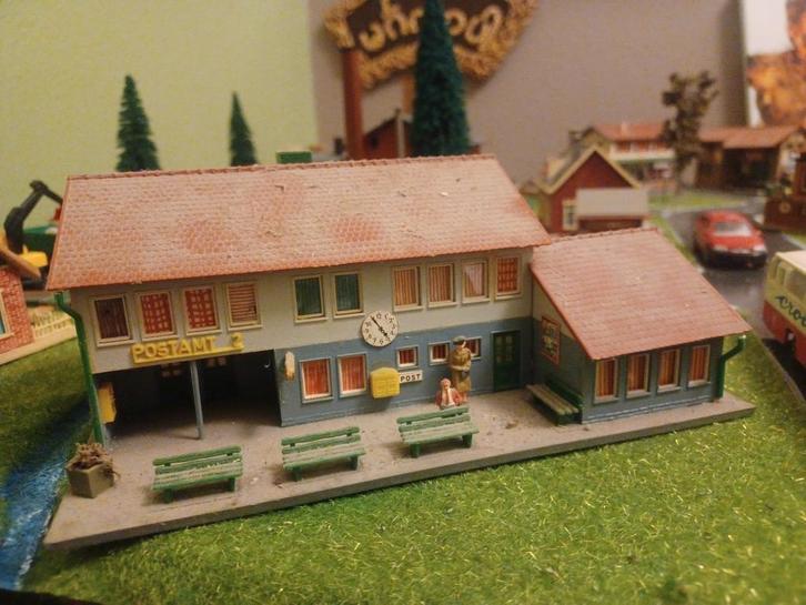 Div. Huisjes modelbouw schaal 1:100 ongeveer, Hobby en Vrije tijd, Modelbouw | Overige, Gebruikt, 1:50 tot 1:144, Ophalen of Verzenden