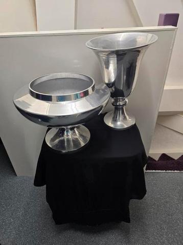 Aluminium vaas en schaal  beschikbaar voor biedingen