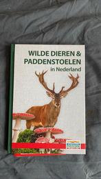Postcodeloterij boek wilde dieren en paddenstoelen, Ophalen of Verzenden, Zo goed als nieuw, Natuur algemeen