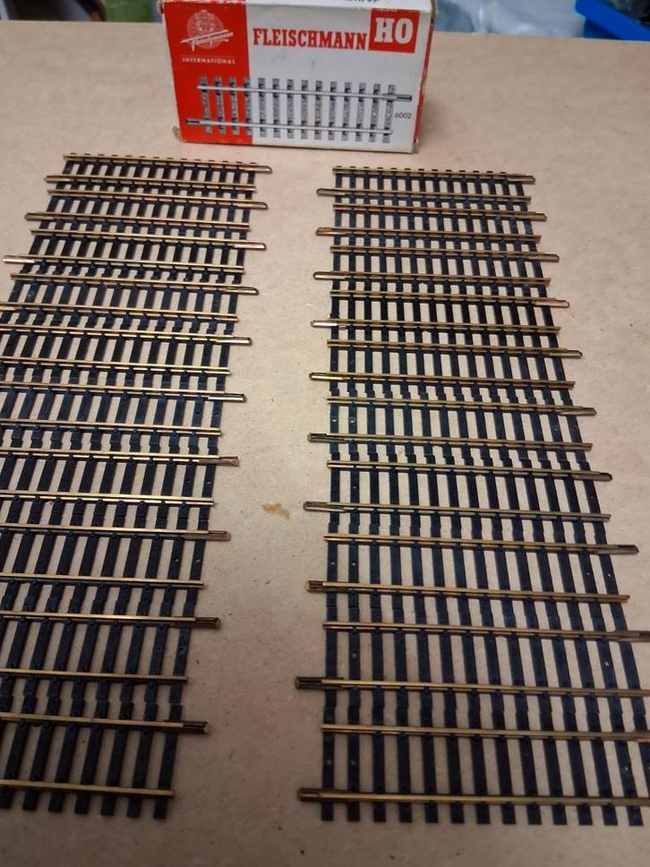 20 delig fleischmann rails 6002 nieuwstaat in de ovp., Hobby en Vrije tijd, Modeltreinen | H0, Zo goed als nieuw, Wagon, Wisselstroom