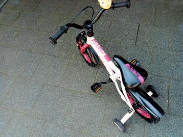 Prachtige roze Amigo Jumper 12 inch meisjesfiets. Zijwielen  beschikbaar voor biedingen