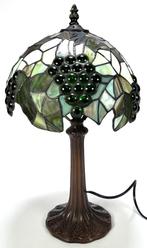 531. Tiffany-stijl tafellamp met glas-in-loodkap, 20e eeuw, Antiek en Kunst, Antiek | Lampen, Ophalen of Verzenden
