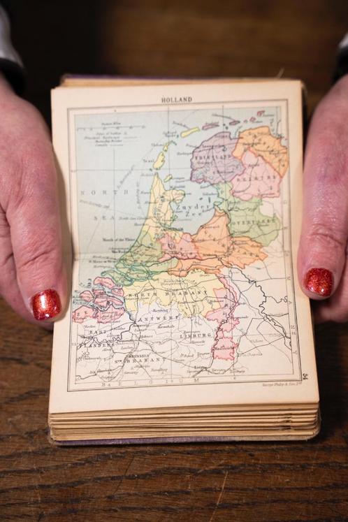 Antieke kleine atlas Asprey's atlas of the world 145 platen, Antiek en Kunst, Antiek | Boeken en Bijbels, Ophalen of Verzenden