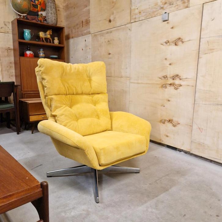 60's vintage draaifauteuil nieuw bekleed gele fauteuil, Huis en Inrichting, Fauteuils, Gebruikt, Metaal, Stof, 50 tot 75 cm, Minder dan 75 cm