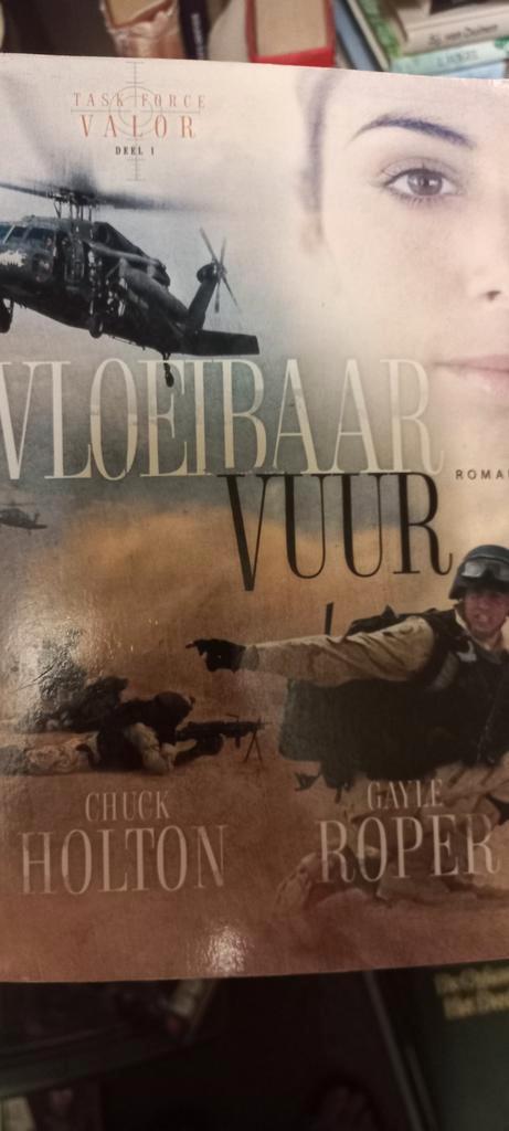C. Holton - Vloeibaar vuur, Boeken, Natuur, Zo goed als nieuw, Vogels, Ophalen of Verzenden