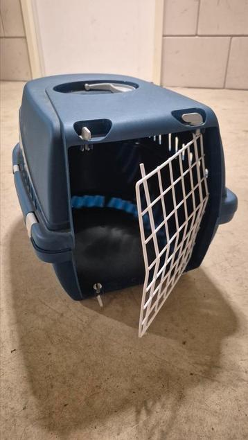 Katten reismandje beschikbaar voor biedingen