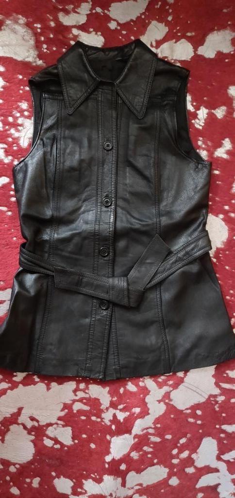DAMA PARIS zwart mouwloos lederen vest-gilet-jasje maat 36, Kleding | Dames, Jasjes, Kostuums en Pakken, Zo goed als nieuw, Jasje