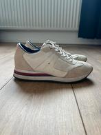 Sneakers Tommy Hilfiger, Tommy Hilfiger, Gedragen, Beige, Sneakers of Gympen