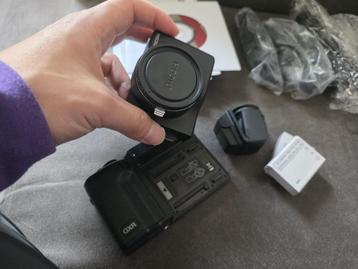 Ricoh GXR + APCS M-mount adapter + viewfinder camera beschikbaar voor biedingen