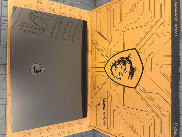 MSİ PULSE 17 B13VFK, Computers en Software, Windows Laptops, Zo goed als nieuw, 17 inch of meer, SSD, 4 Ghz of meer, 16 GB, Qwerty