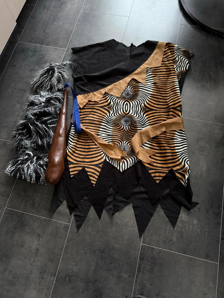 Holbewoner Kostuum met Accessoires, Ophalen of Verzenden, Zo goed als nieuw, Maat 48/50 (M)