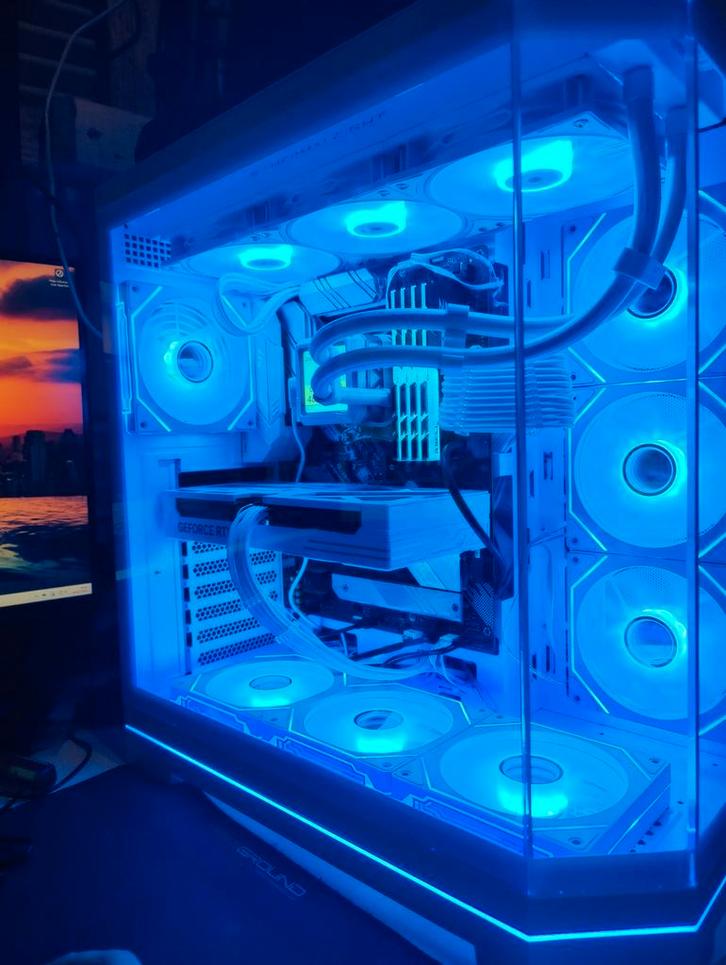 Nieuw RTX 5060 full white pc 5800x 32gb 3600mhz aio RGB, Computers en Software, Desktop Pc's, Zo goed als nieuw, 4 Ghz of meer