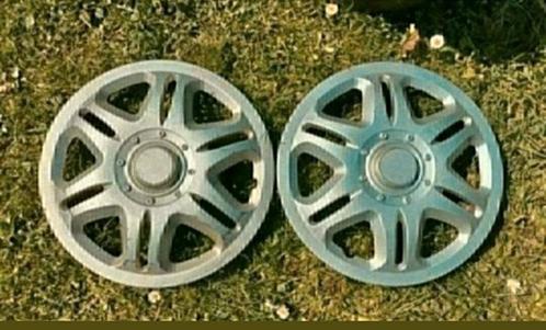 WIELDOPPEN,grijs,kunststof,doorsnede 35 cm,6 spaken,2 stuks, Auto diversen, Wieldoppen, Gebruikt, Ophalen of Verzenden