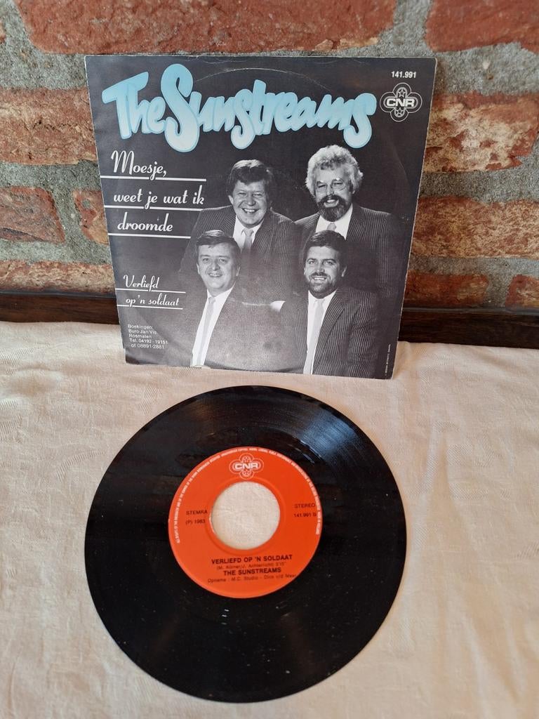 The Sunstreams - Moesje / Verliefd op 'n soldaat - Single, Ophalen of Verzenden, Zo goed als nieuw