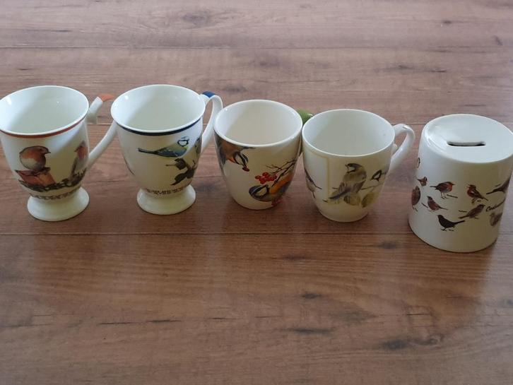 Vogel kopjes en vogel spaarpot, Huis en Inrichting, Keuken | Servies, Nieuw, Kop(pen) en/of Schotel(s), Overige stijlen, Ophalen of Verzenden