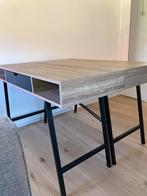 Twee bureau’s van Jysk te koop, in één koop €60., Huis en Inrichting, Bureaus, Ophalen, Zo goed als nieuw, Bureau