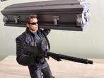 Terminator 3 met kist, Verzamelen, Film en Tv, Ophalen of Verzenden, Actiefiguur of Pop