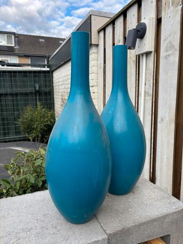2x grote vaas beschikbaar voor biedingen