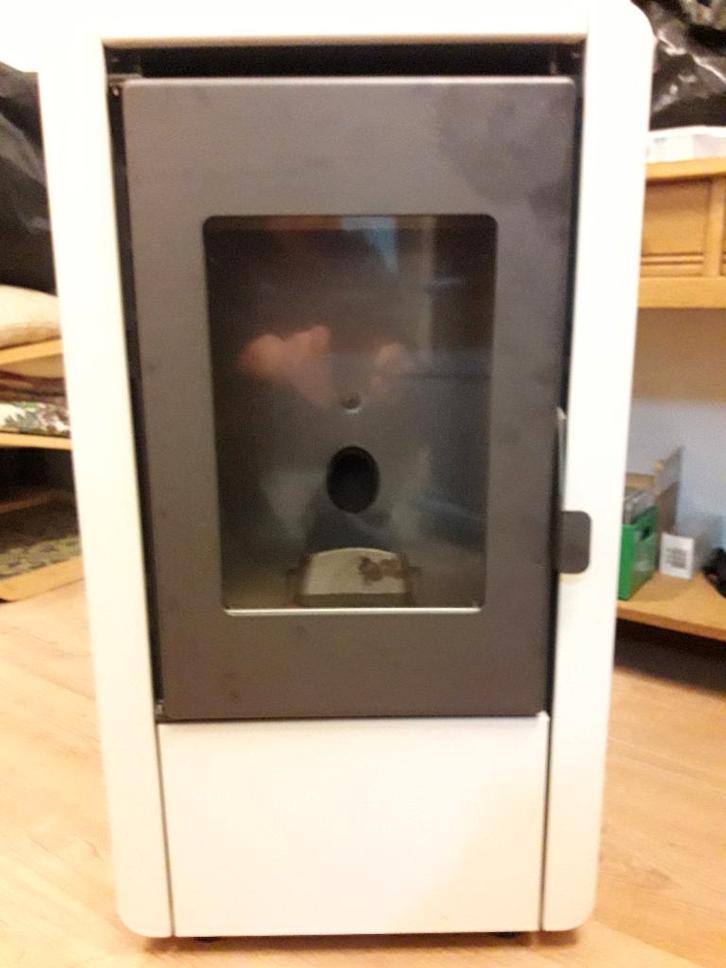 Pelletkachel ARTEL PETITE WIT 6KW, Huis en Inrichting, Kachels, Nieuw, Vrijstaand, Pelletkachel, Hout, Ophalen