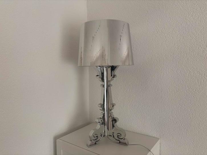 Kartell Bourgie design lamp kleur zilver in nieuwstaat, Huis en Inrichting, Lampen | Tafellampen, Zo goed als nieuw, 50 tot 75 cm