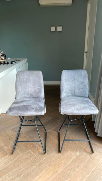 2 draaibare barstoelen grijs van Xooon beschikbaar voor biedingen