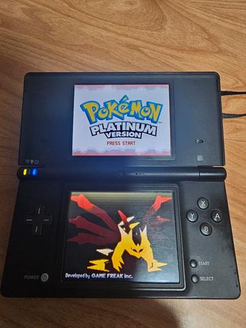 zwarte nintendo dsi met games er op beschikbaar voor biedingen