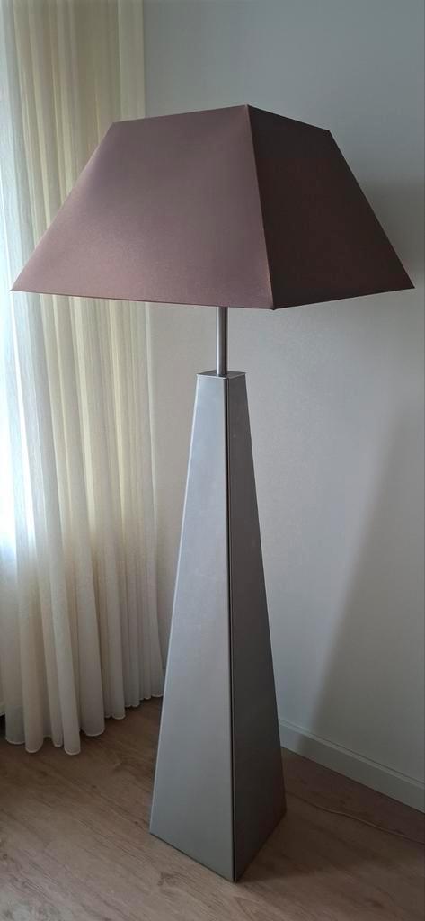 Stijlvolle Boni Design Staande Lamp met Kap., Huis en Inrichting, Lampen | Vloerlampen, Zo goed als nieuw, 150 tot 200 cm, Ophalen of Verzenden