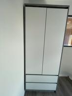 Wit/grijze kast met 2 lades, 3 plankjes en hanggedeelte, Ophalen, Zo goed als nieuw, 25 tot 50 cm