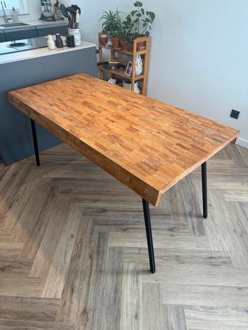 Houten eettafel 75x160 cm met stalen poten beschikbaar voor biedingen