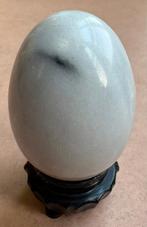 Mooi stenen ei (opaal?) op standaard, Ophalen of Verzenden, Zo goed als nieuw