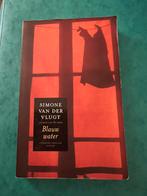 Simone van der Vlugt - Blauw water paperback, Boeken, Gelezen, Ophalen of Verzenden, Simone van der Vlugt, Nederland