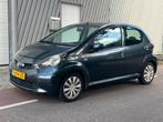 Toyota Aygo 1.0 12V Vvt-i 5DRS 2008 Grijs airco, Auto's, Toyota, Voorwielaandrijving, 4 stoelen, 68 pk, Handgeschakeld