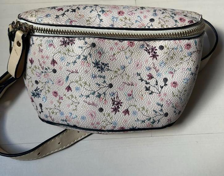 Gebloemd Buiktasje, Sieraden, Tassen en Uiterlijk, Tassen | Damestassen, Zo goed als nieuw, Overige typen, Overige kleuren, Ophalen of Verzenden