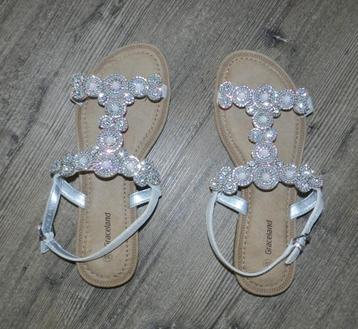 Zo goed als nieuwe zilverkleurige sandalen met blingbling,  beschikbaar voor biedingen