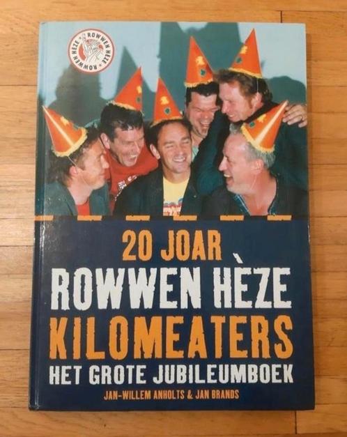 20 joar rowwen heze
20 jaar Rowwen Heze

Biografie fotoboek, Boeken, Muziek, Zo goed als nieuw, Artiest, Ophalen of Verzenden