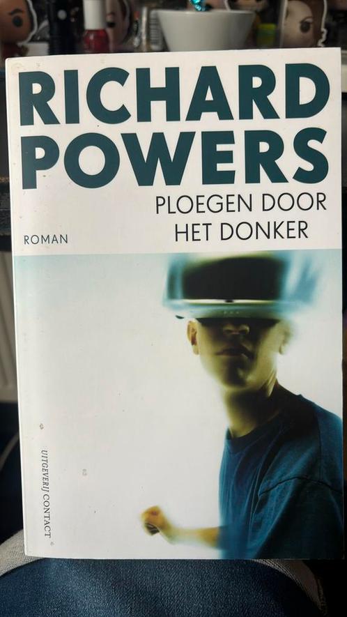 Ploegen door het donker - Richard Powers. Dik boek 510 blz., Boeken, Literatuur, Zo goed als nieuw, Amerika, Ophalen of Verzenden