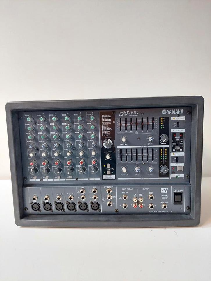 Yamaha EMX 68S Mengpaneel, Muziek en Instrumenten, Mengpanelen, Zo goed als nieuw, 5 tot 10 kanalen, Microfooningang, Ophalen of Verzenden