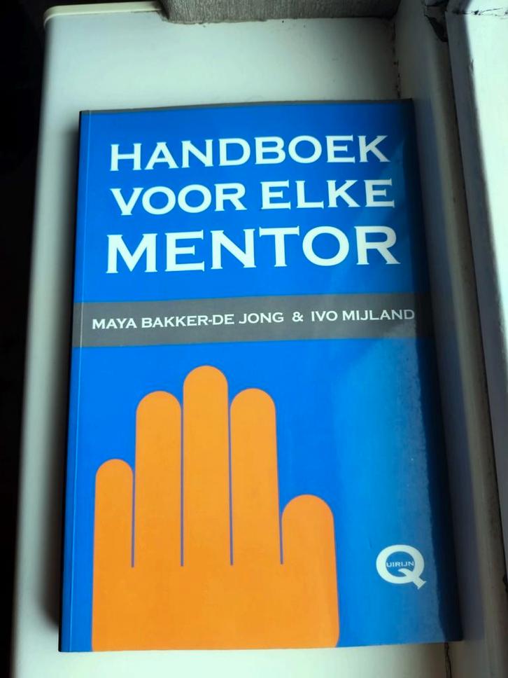 Handboek voor elke mentor - Maya Bakker-de Jong, Boeken, Advies, Hulp en Training, Zo goed als nieuw, Ophalen of Verzenden