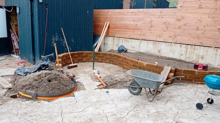 hovenier tuinaanleg schutting vlonders  bestrating vijver, Diensten en Vakmensen, Tuinmannen en Stratenmakers, Bestrating