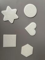 14 vormen voor strijkkralen + kralen ( Hama en Ses), Hobby en Vrije tijd, Ophalen, Zo goed als nieuw, Knutselwerk