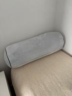IKEA Blaskata Grijze kussenrol met rits van zacht velours., Ophalen of Verzenden, Zo goed als nieuw, Grijs, Cilindervormig