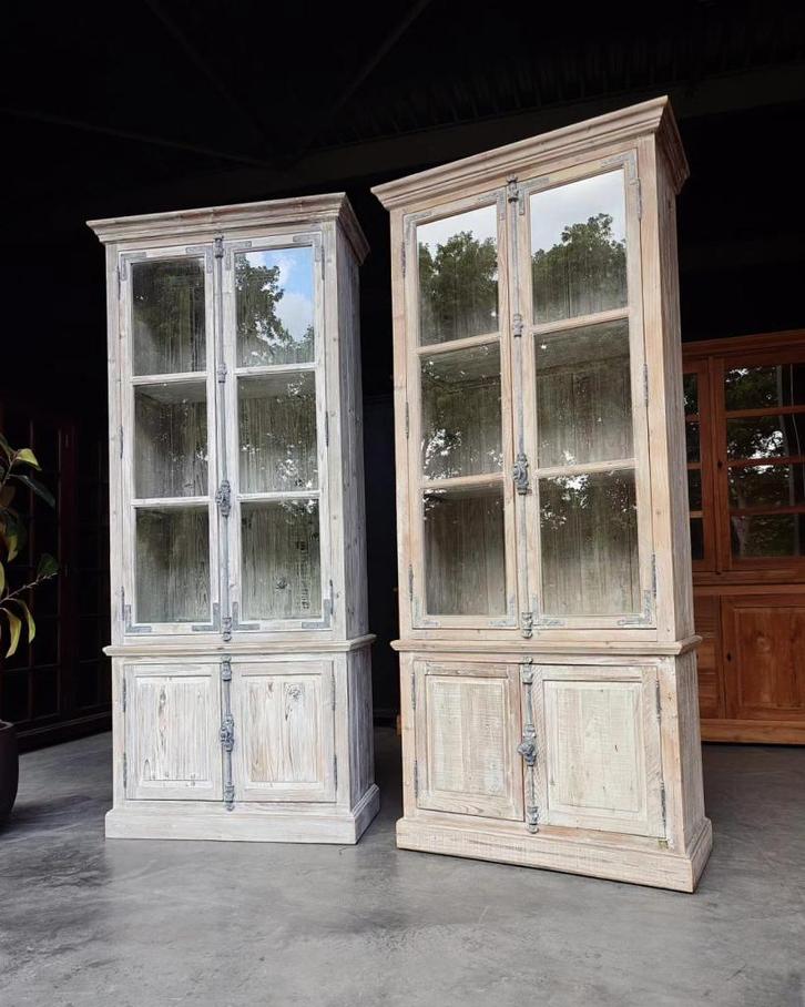 Franse vitrinekasten whitewash | sleetse Buffetkast #2171, Huis en Inrichting, Kasten | Buffetkasten, Zo goed als nieuw, 200 cm of meer