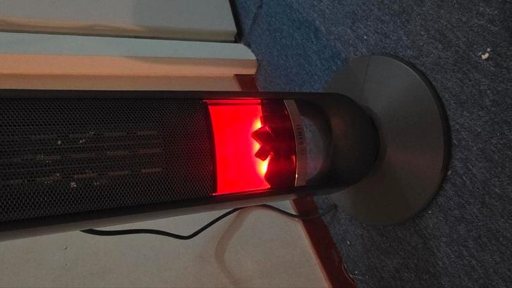 Electrische kachel/ ventilator met vlam simulatie, Huis en Inrichting, Kachels, Zo goed als nieuw, Vrijstaand, Overige soorten