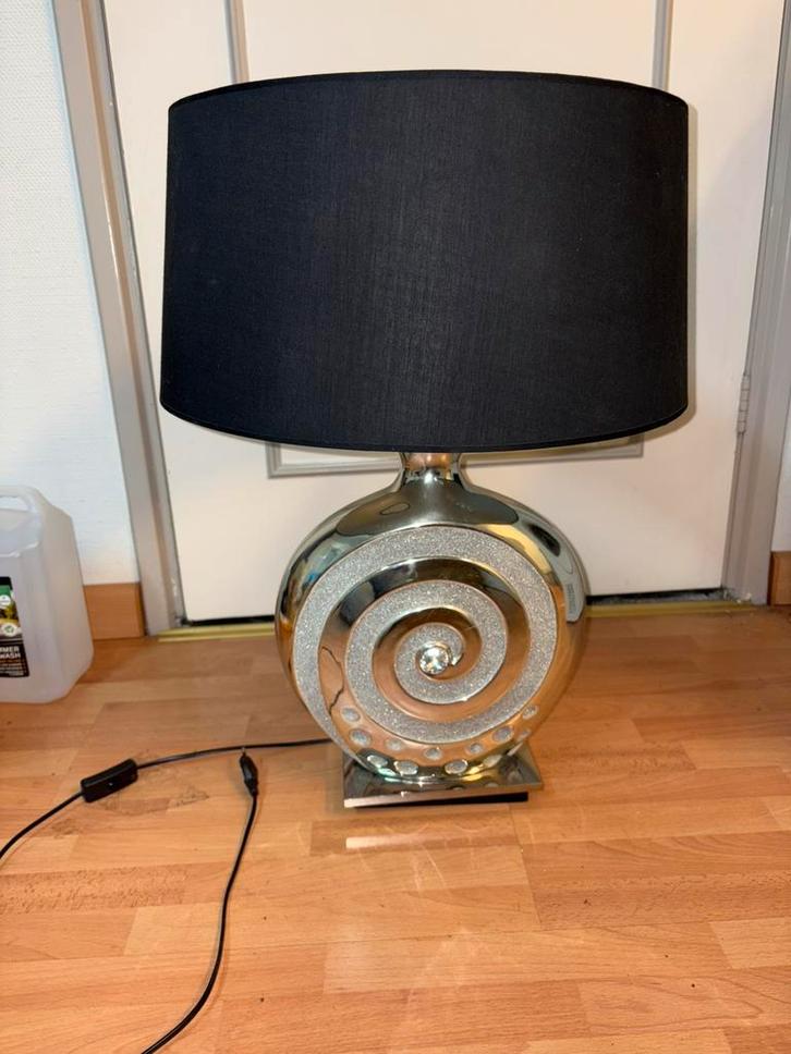 Lamp + kap, Huis en Inrichting, Lampen | Tafellampen, Zo goed als nieuw, 50 tot 75 cm, Ophalen