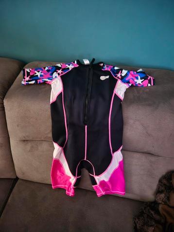 Wet suit Meisje. Like new "Size 140" beschikbaar voor biedingen