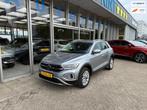 Volkswagen T-Roc 1.5 TSI Style 150PK / CARPLAY / ACHTERUITRI, 1258 kg, Zwart, 4 cilinders, 150 pk