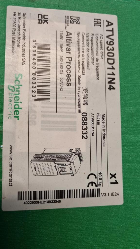 NW: Schneider Electric Altivar 930 frequentie regelaar=<1 kV, Computers en Software, Netwerk switches, Nieuw, Ophalen of Verzenden