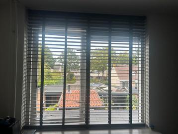 Zwarte Houten Luxaflex - 160cm Breed beschikbaar voor biedingen