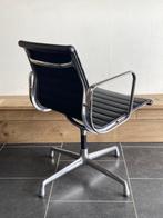 3 Vitra Eames EA 108 stoelen , aluminium , zwart leer, Gebruikt, Drie, Zwart, Design