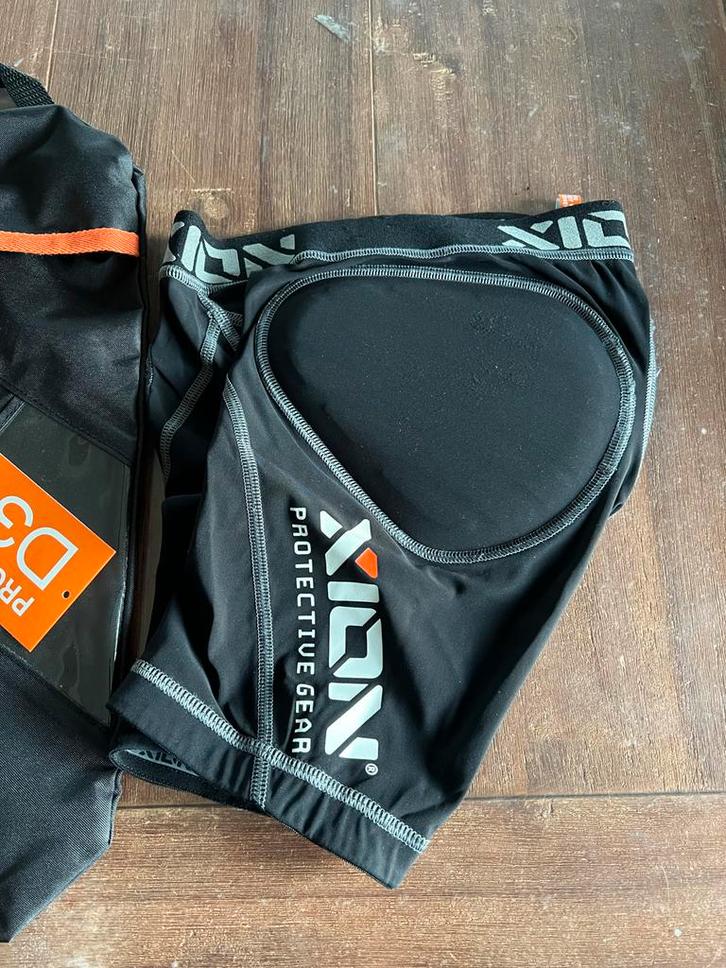 XION Freeride JUNIOR protective short, Sport en Fitness, Skiën en Langlaufen, Zo goed als nieuw, Kleding, Skiën, Overige merken